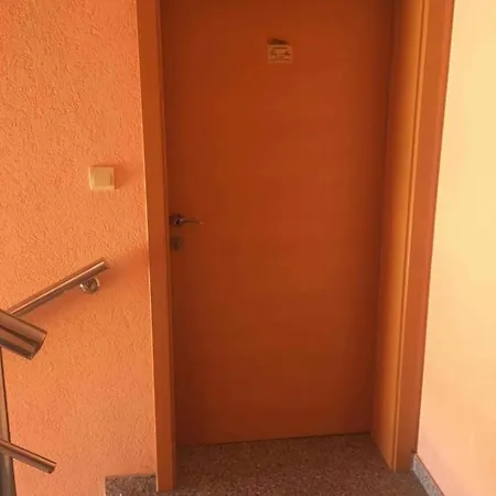 Dama Blizina Amfiteatra I Bus Kolodvora ,besplatan Privatni Parking,self-check- In * Pula